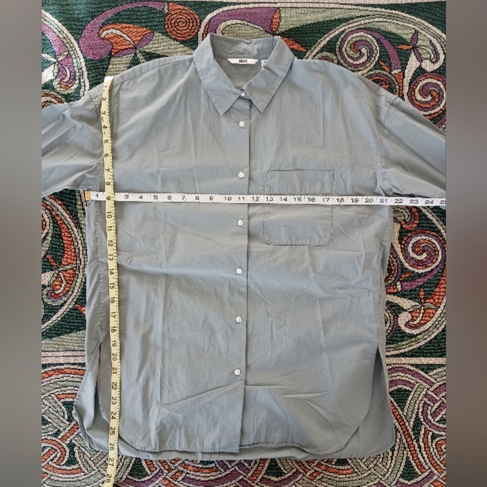 Uniqlo Oversized Extra Fine Cotton Button Down Shirt - Picture 7 of 9